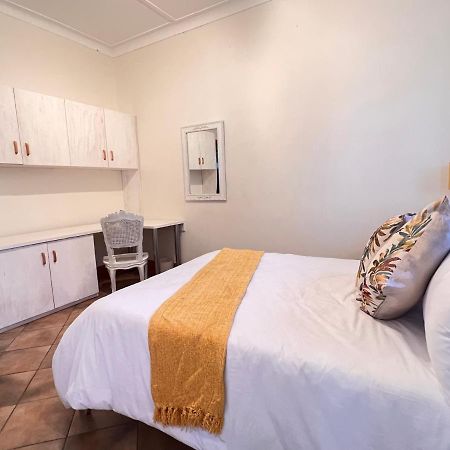 Peaceful@Swansea In Rosebank-Parkwood Apartment Йоханесбург Екстериор снимка