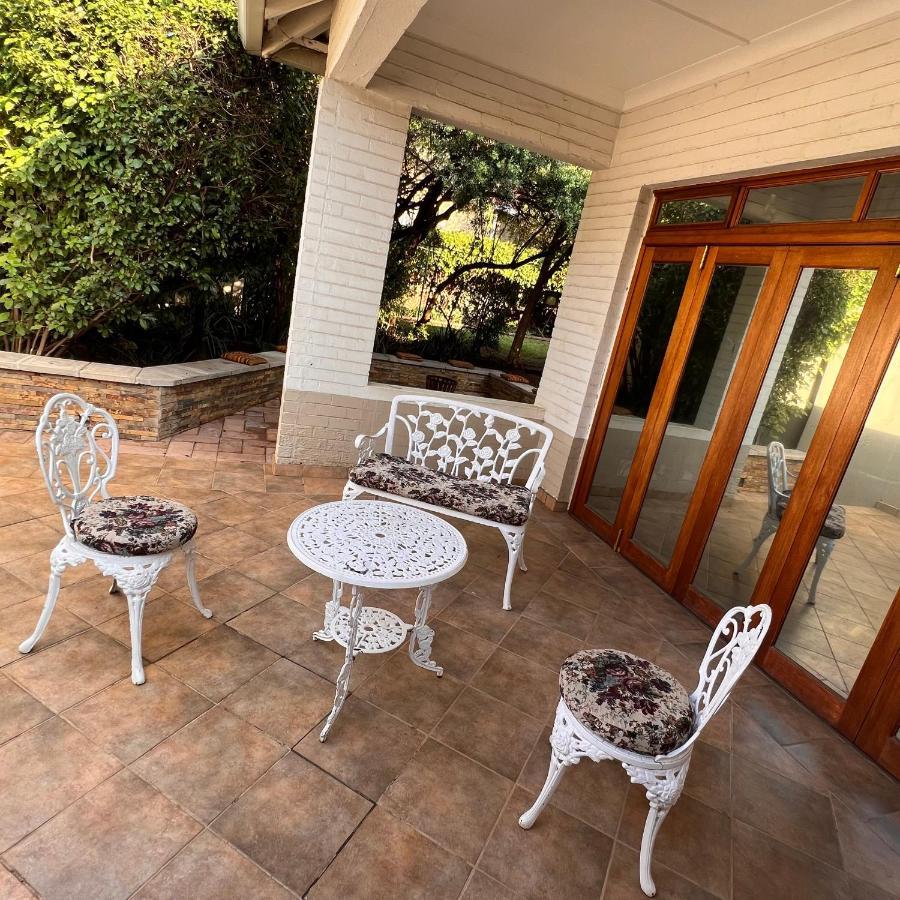 Peaceful@Swansea In Rosebank-Parkwood Apartment Йоханесбург Екстериор снимка